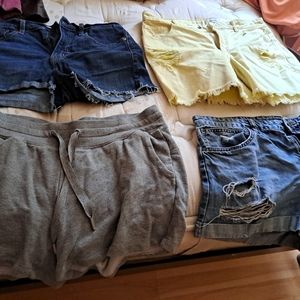 SOLD BUNDLE CLOTHING